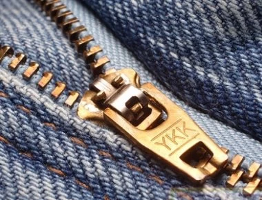 Εσείς γνωρίζατε γιατί τα φερμουάρ γράφουν ΥΚΚ;